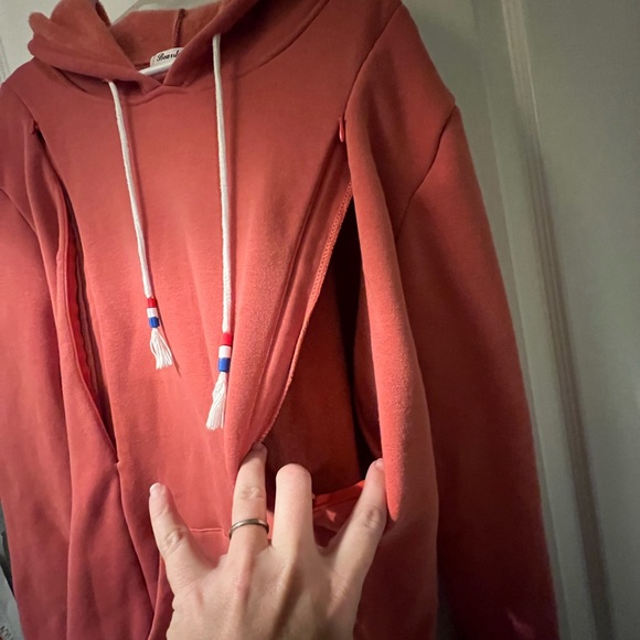 Rusty red nursing sweatshirt by Bearsland Maternity. Size  XL - Picture 4 of 8